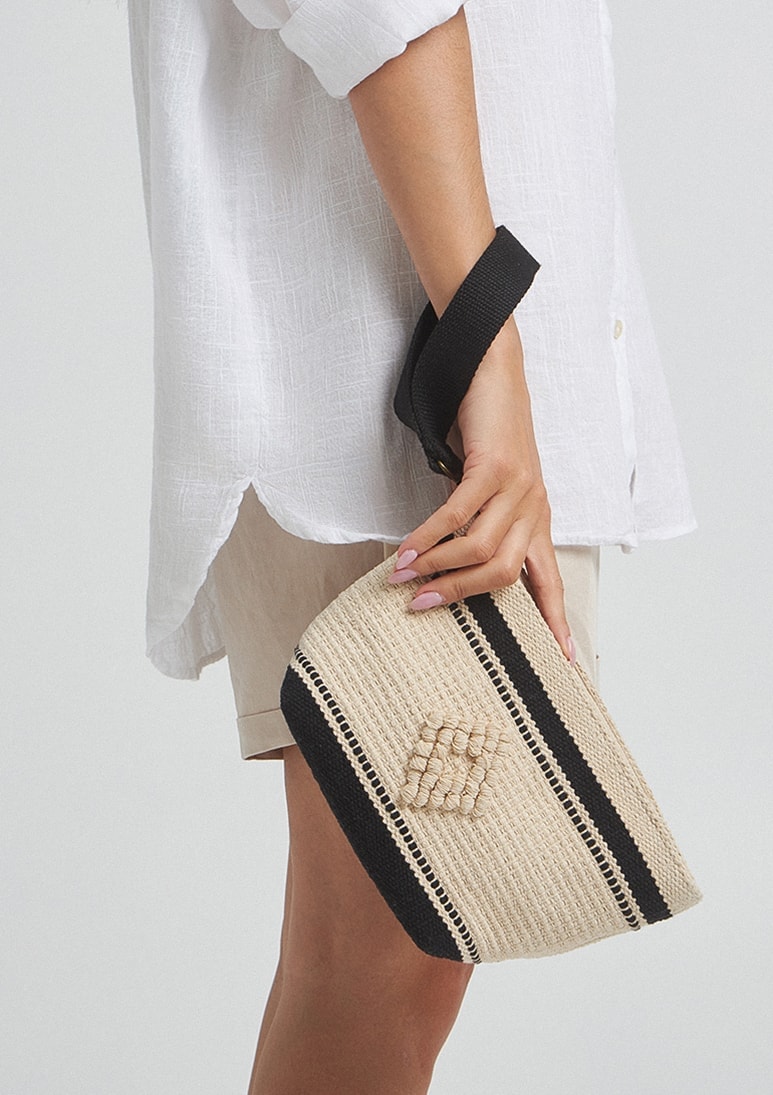 manu-mini-clutch-black (d) manu-mini-clutch-black (d)