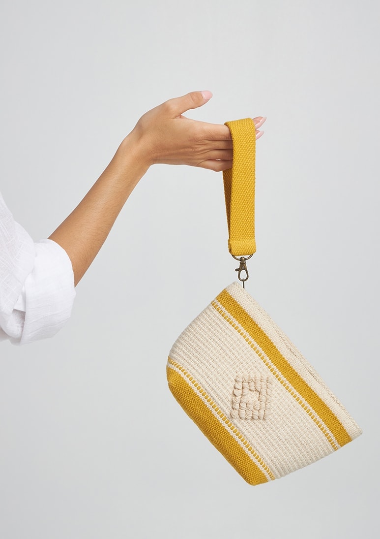 manu-mini-clutch-mustard (e) manu-mini-clutch-mustard (e)