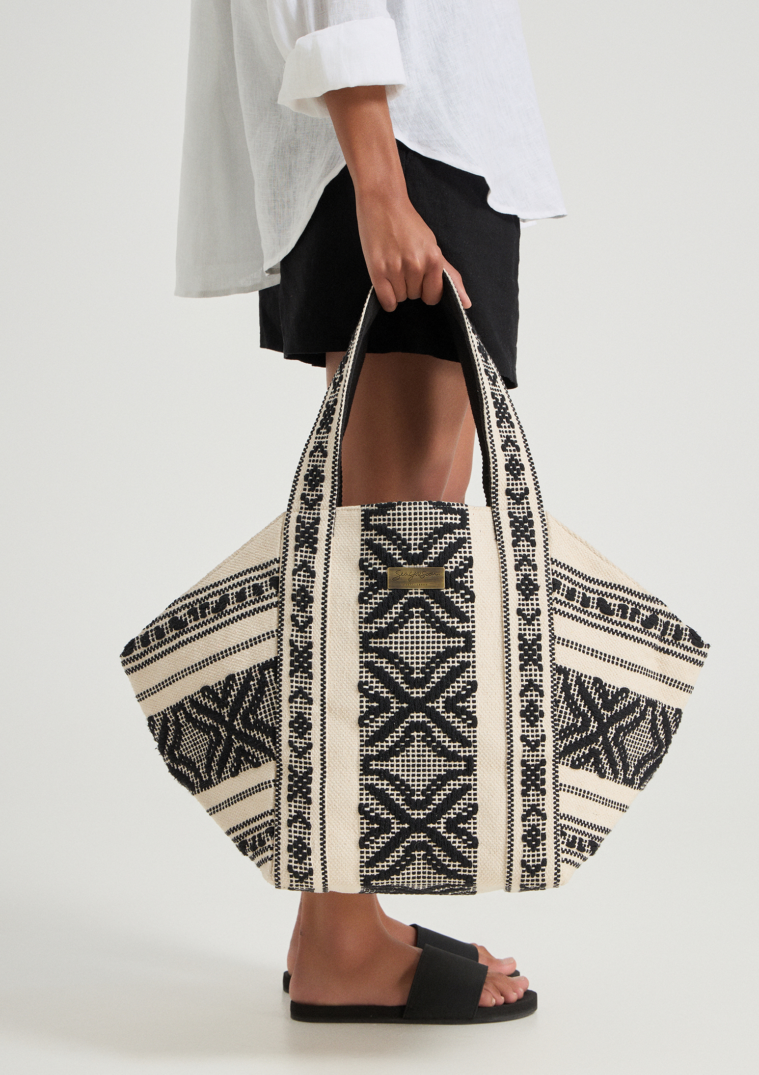 Nivora Tote Bag Black - Sea You Soon