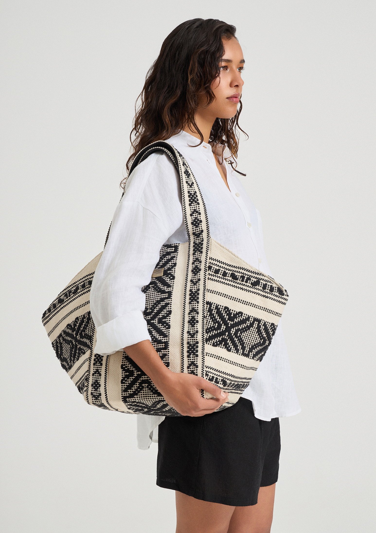 Nivora Tote Bag Black - Sea You Soon