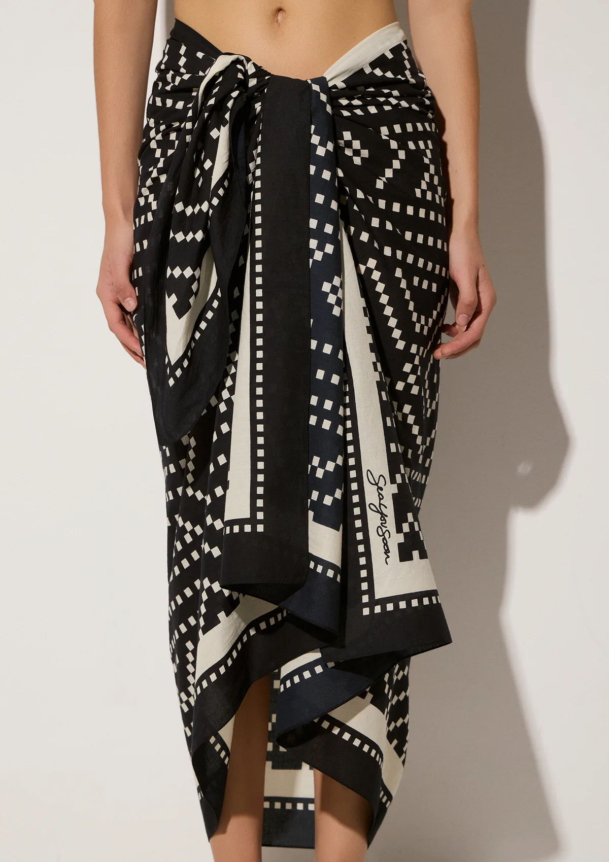 camita-cotton-beach-pareo-black-detail Camita Pareo - Black - Sea You Soon