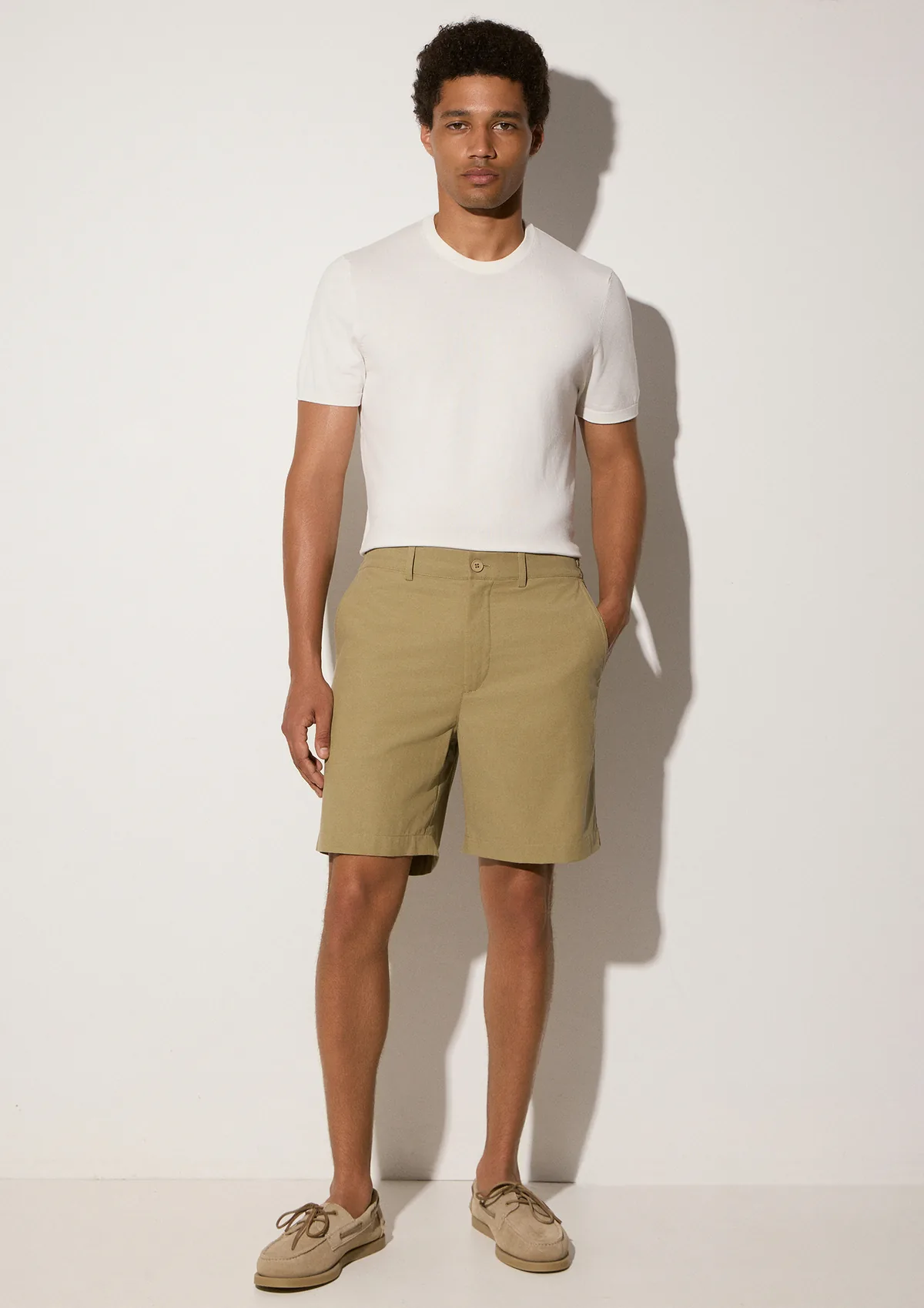 lorain-lyocell-shorts-olive-lifestyle-front Lorain Lyocell Shorts - Olive - Sea You Soon