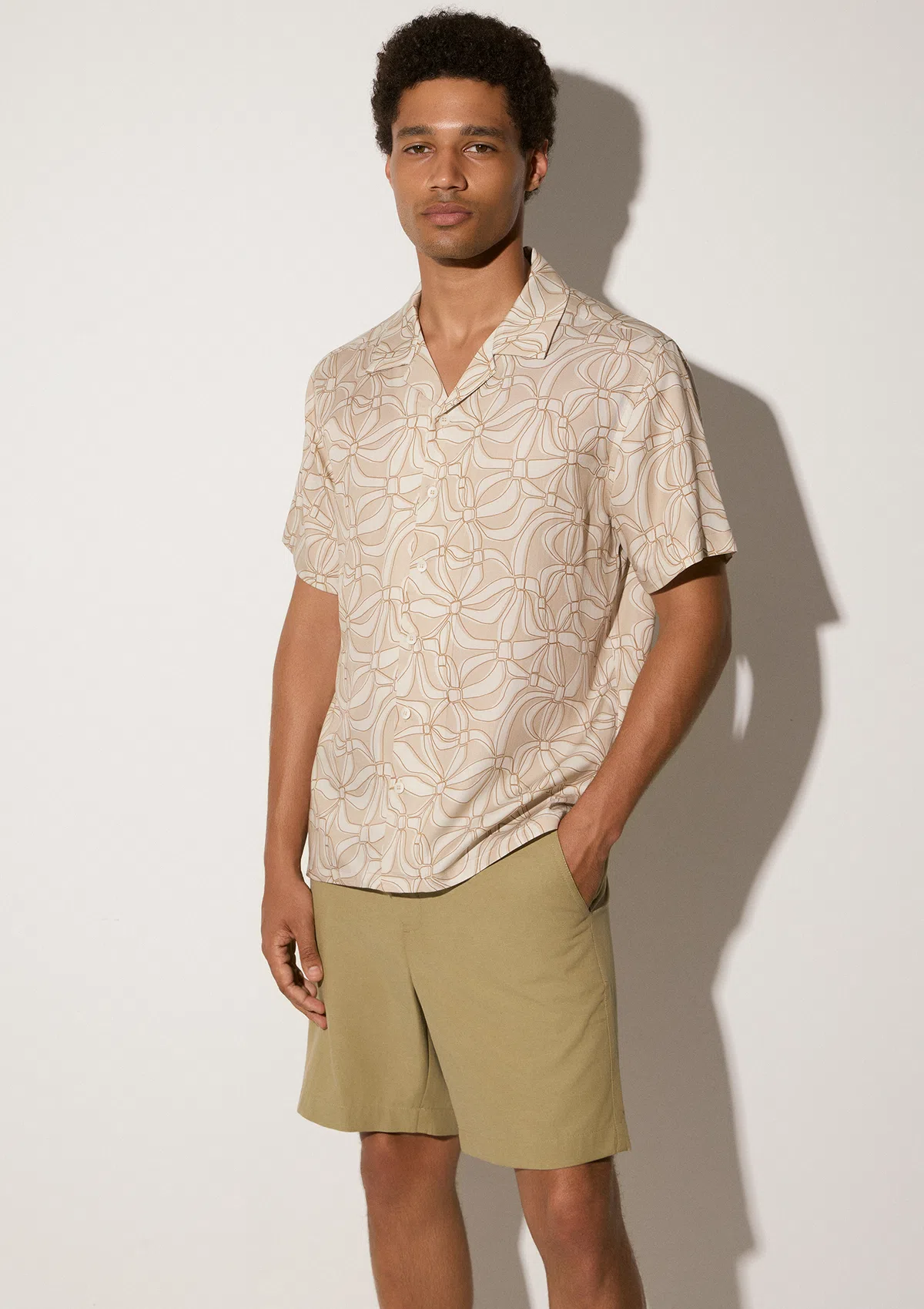 pekan-tencel-shirt-sand-lifestyle-side Pekan TENCEL™ short sleeve shirt in Sand, front view on white background by Sea You Soon